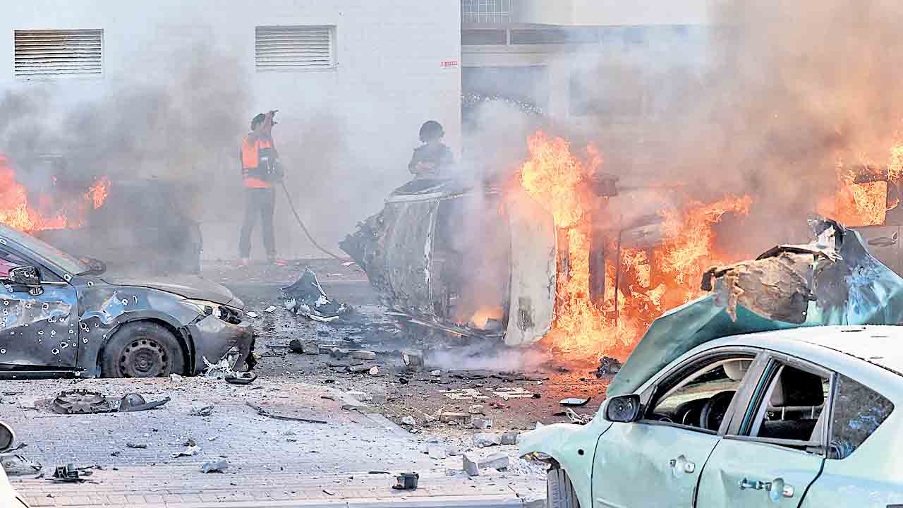 Israel – Palestine Conflict | ఇజ్రాయెల్‌లో హమాస్‌ మిలిటెంట్ల మారణహోమం.. రోడ్లపైకి వచ్చి మరీ పౌరులపై కాల్పులు