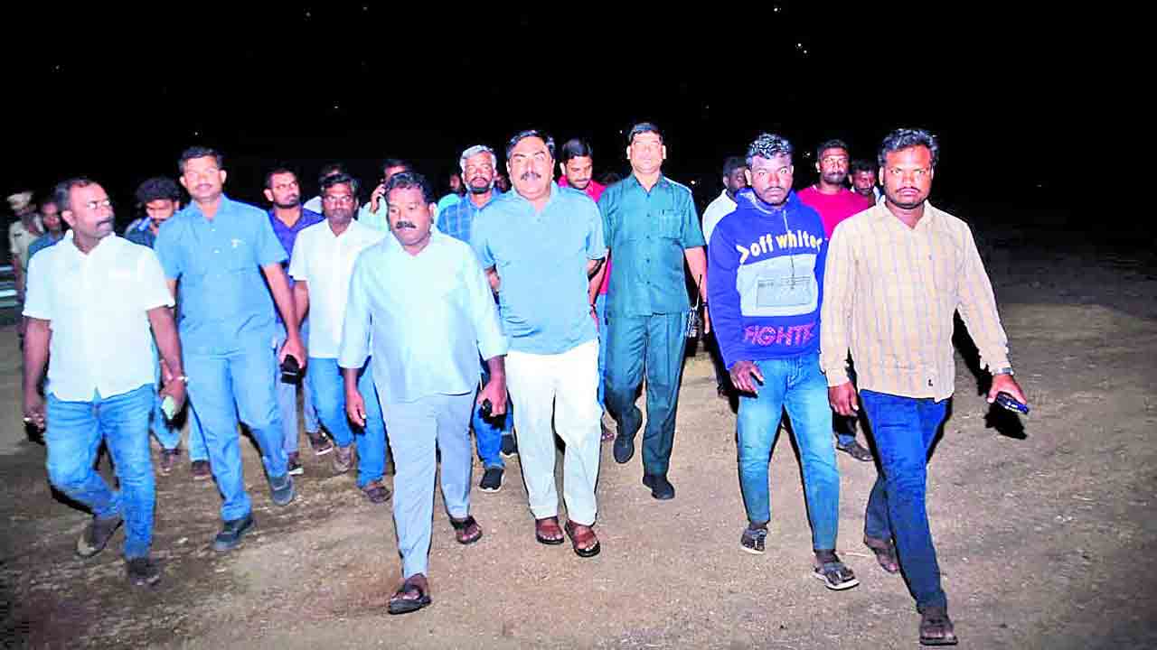 ప్రజా ఆశీర్వాద సభను సక్సెస్‌ చేయండి