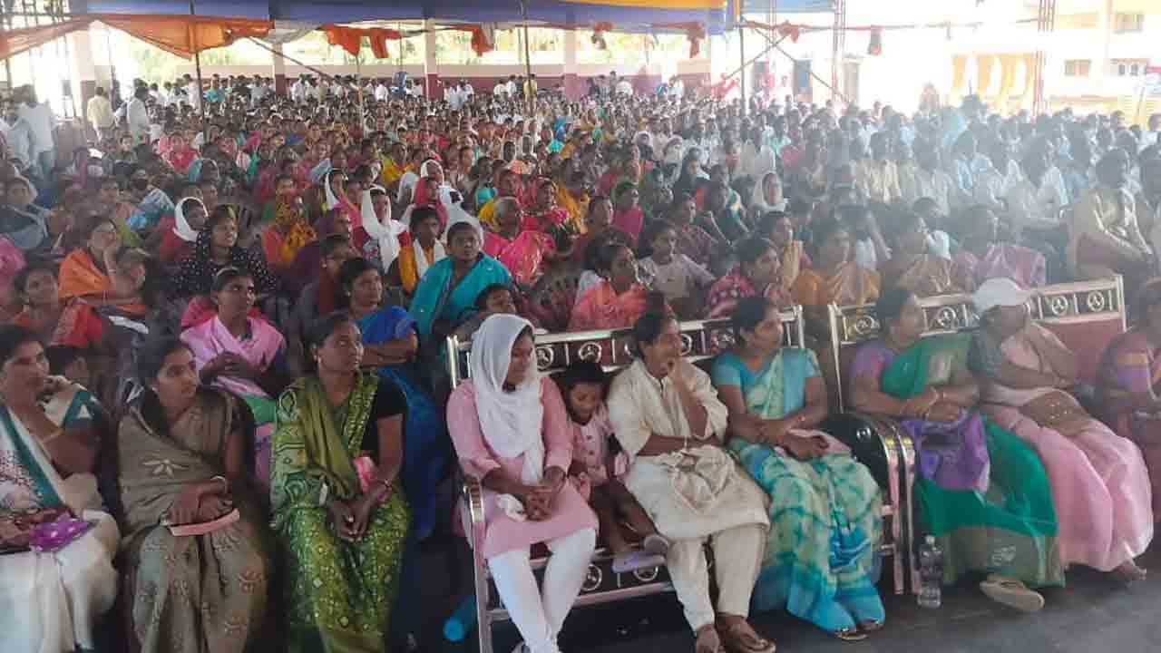 మైనార్టీలకు బీఆర్‌ఎస్‌ అండ