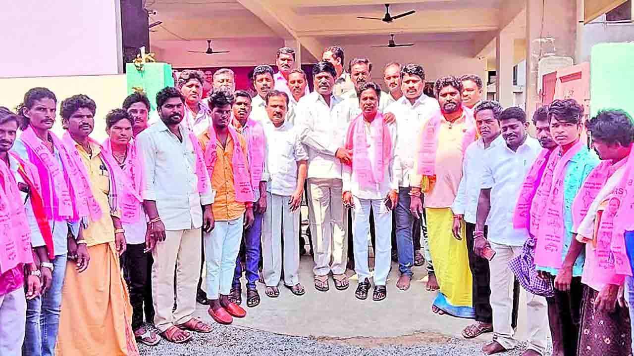 అభివృద్ధిని చూసి బీఆర్‌ఎస్‌లోకి..