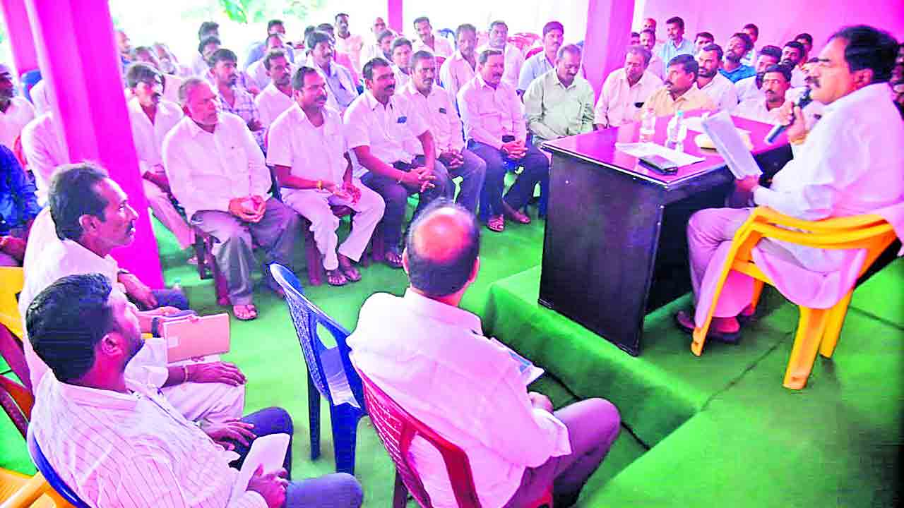 సమన్వయంతో పనిచేద్దాం