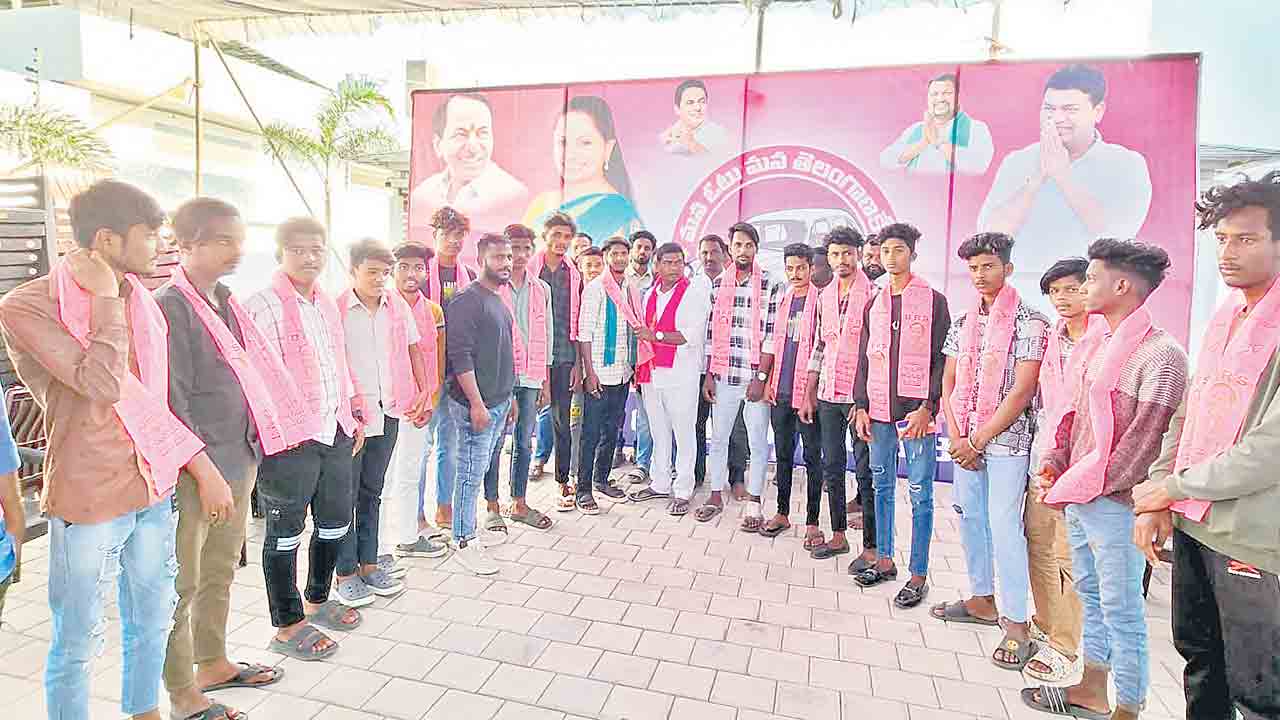 కాంగ్రెస్‌, బీజేపీ అభివృద్ధికి నిరోధకాలు