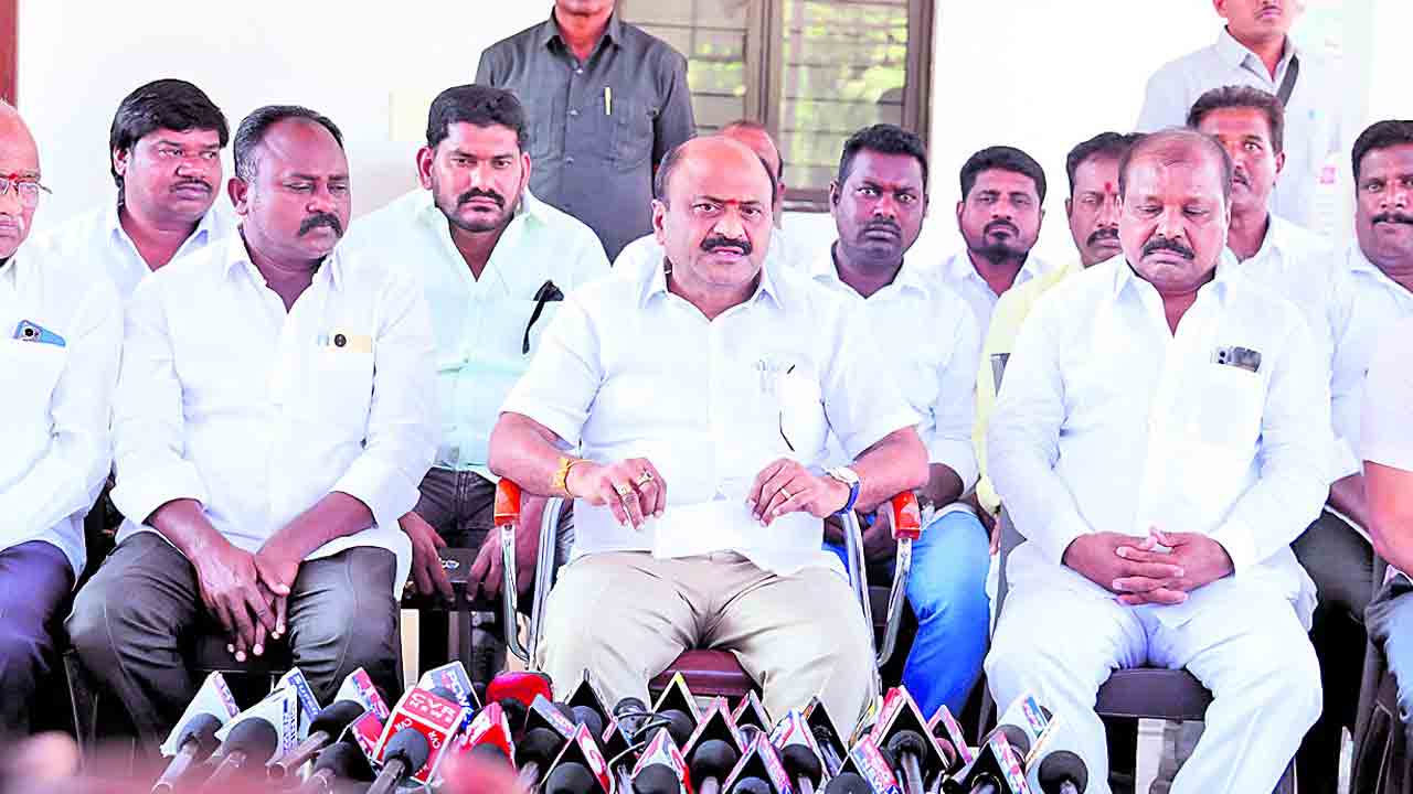 బీజేపీ, కాంగ్రెస్‌లు వంచన పార్టీలు