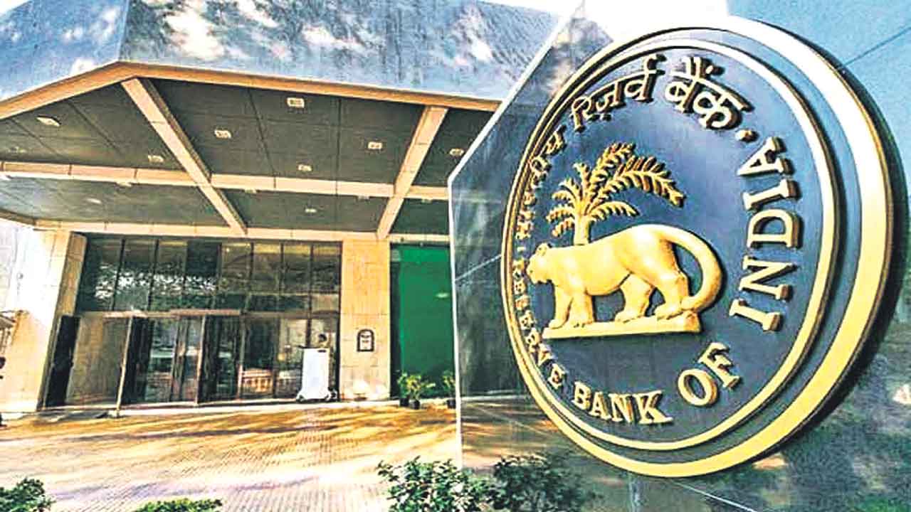 PM Modi | ప్రధాని మోదీ సర్కార్‌ విధానాలతో.. క్షీణించిన దేశ ప్రజల నికర ఆర్థిక పొదుపులు