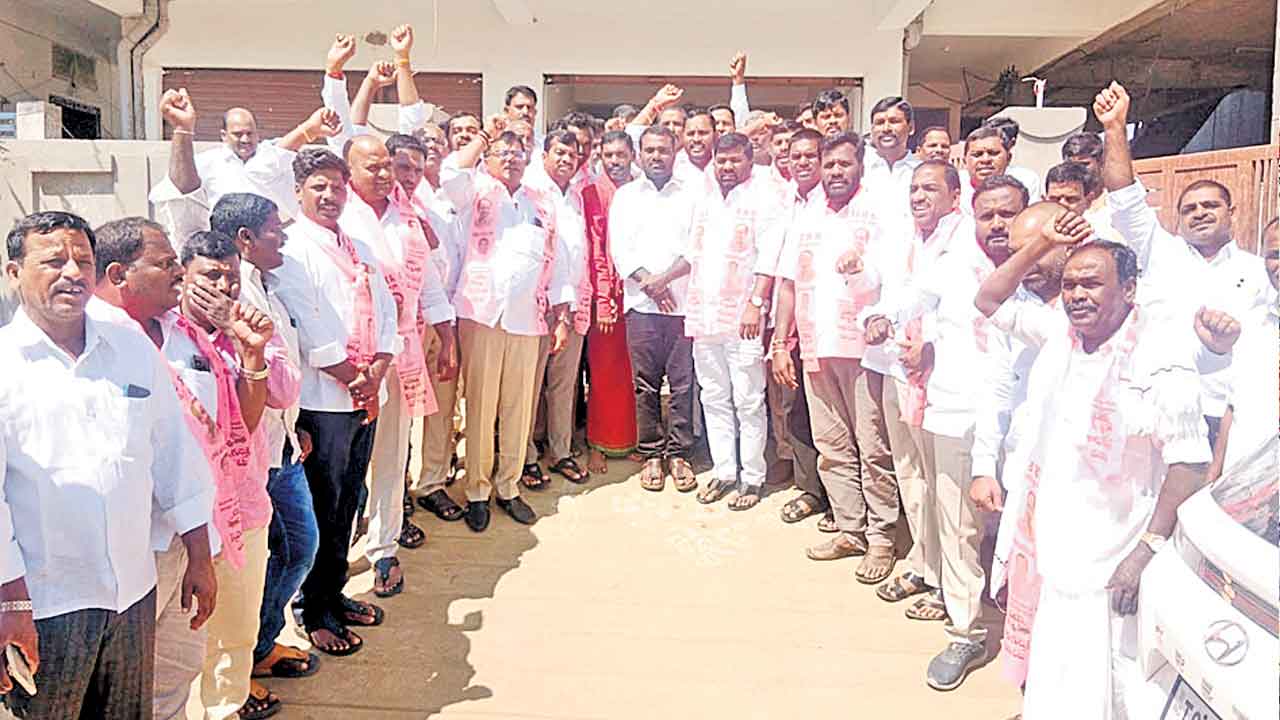 గెలుపునకు సైనికుల్లా పని చేయాలి