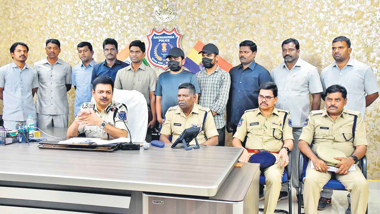 రూ. 50 లక్షల విలువైన హెరాయిన్‌ పట్టివేత