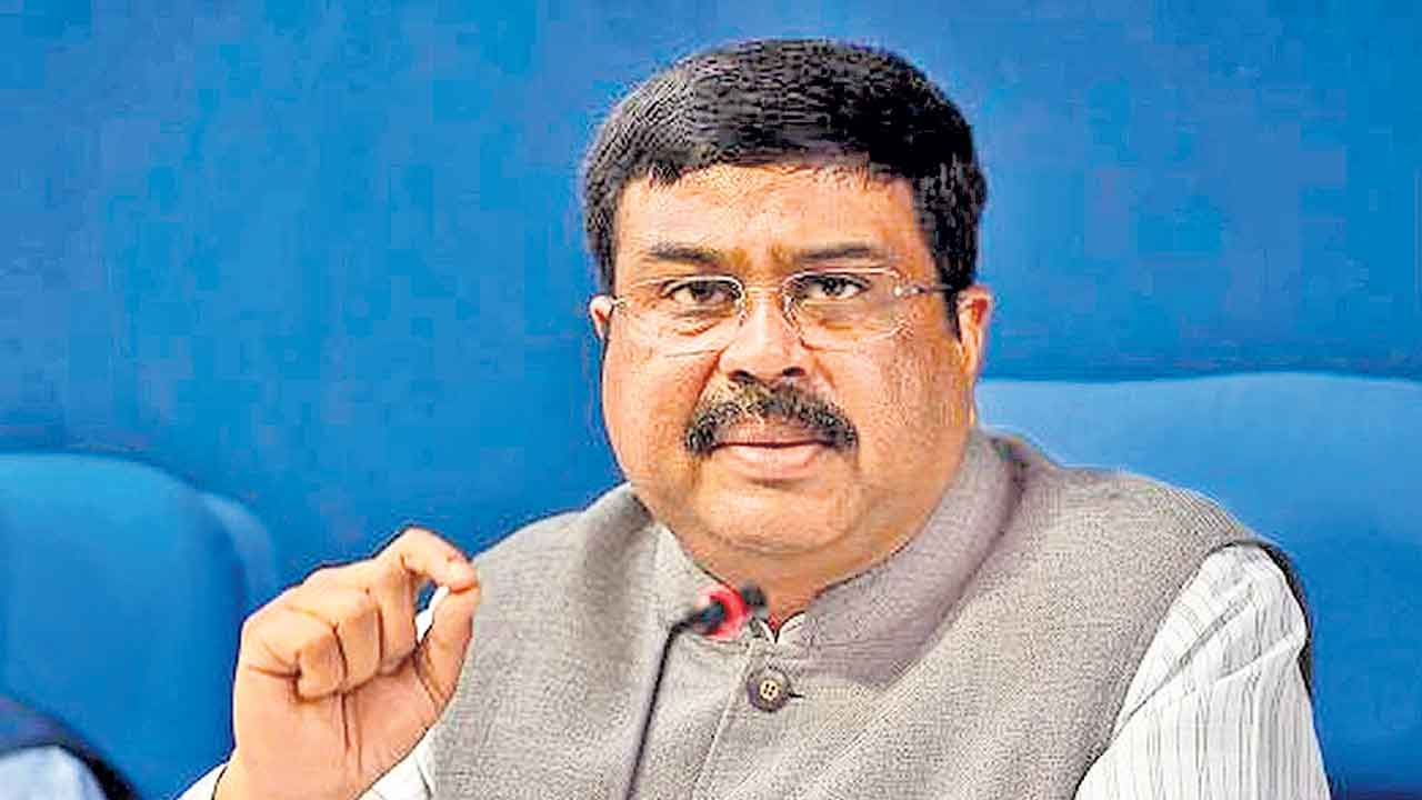 బోర్డు పరీక్షలకు రెండుసార్లు హాజరు తప్పనిసరి కాదు