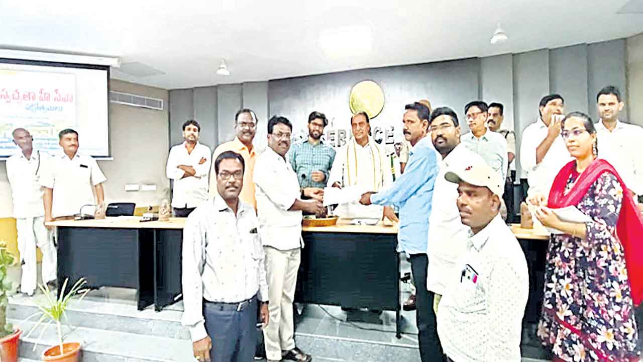 ప్రగతి బాటన కన్నాపూర్‌..