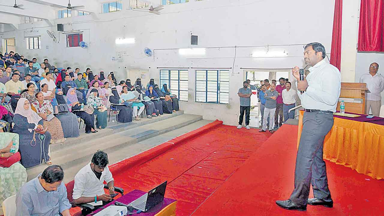 ఎన్నికలను సమర్థవంతంగా నిర్వహించాలి