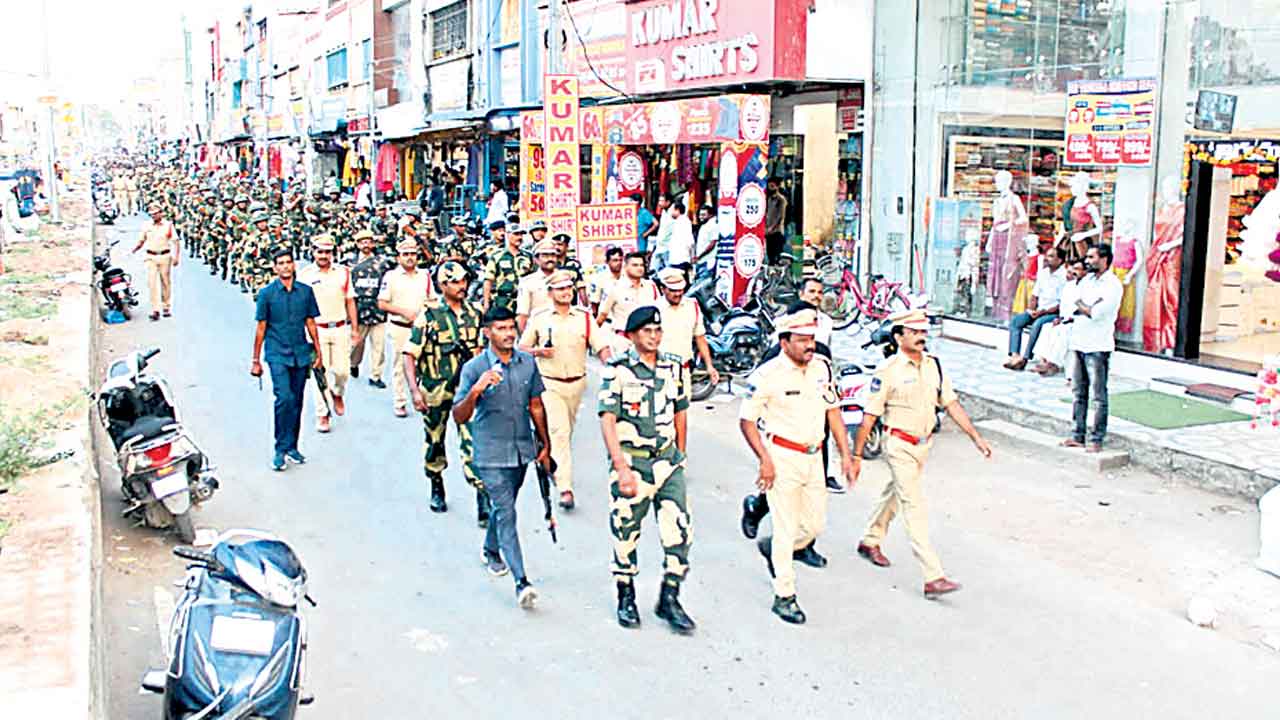 నిర్భయంగా ఓటు హక్కు వినియోగించుకోవాలి