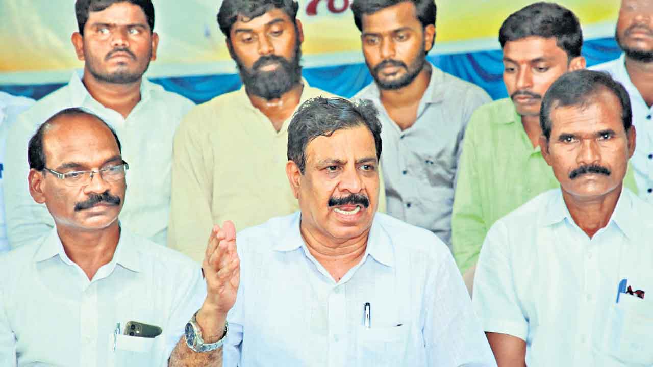 కాంగ్రెస్‌కు చెరుకు సుధాకర్‌ రాజీనామా