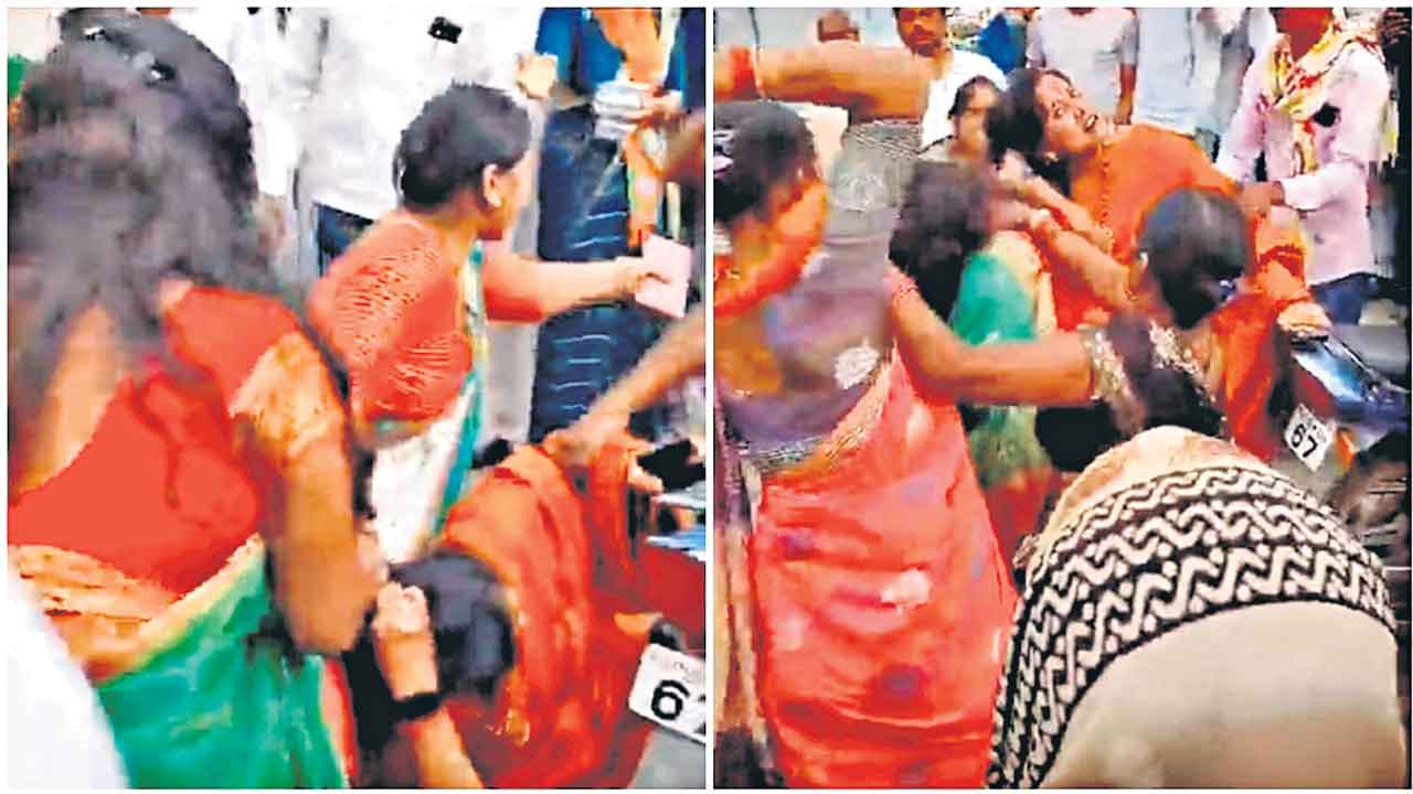 BJP | రసాభాసగా నారీ శక్తి వందన్‌ సమ్మేళన్..  యూపీలో కొట్టుకున్న బీజేపీ మహిళా కార్యకర్తలు