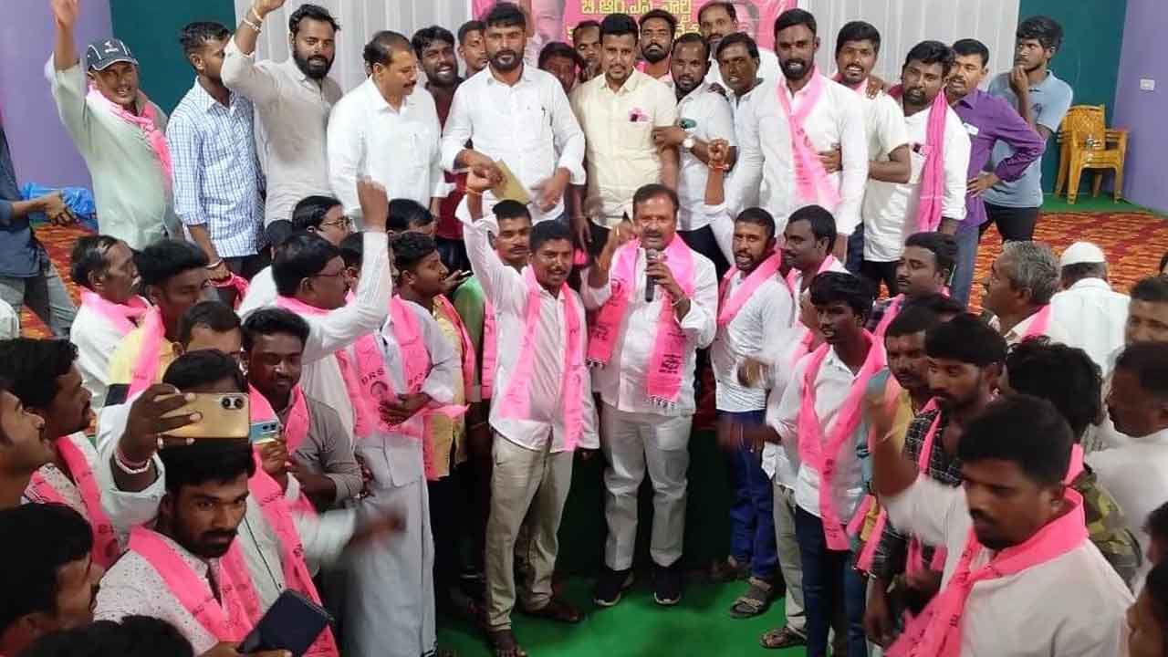 కుట్రలను ప్రజల్లోకి తీసుకెళ్లాలి