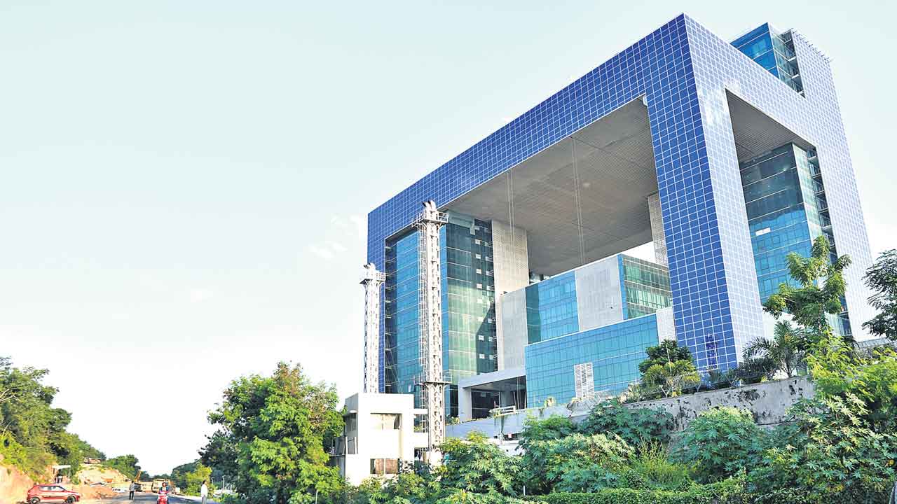 ట్రాఫిక్‌ చిక్కుల్లేకుండా..