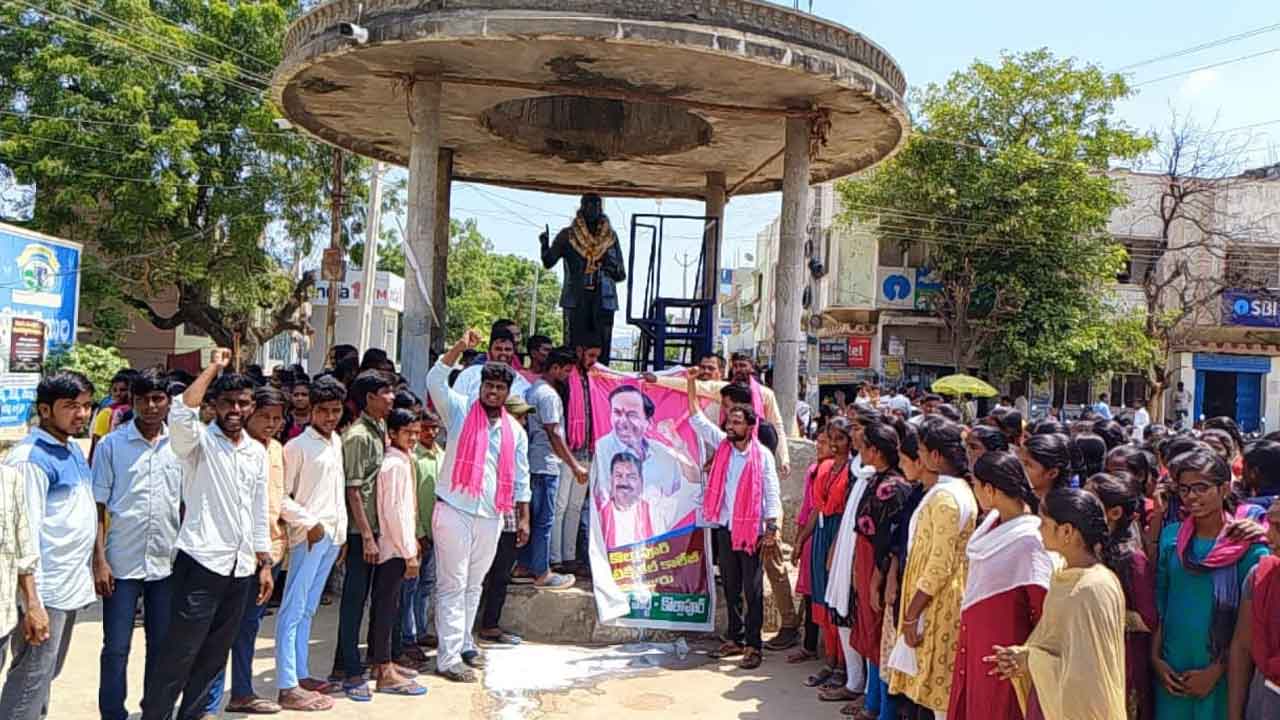 నిరక్షరాస్యత నుంచి అక్షరవనంలోకి..