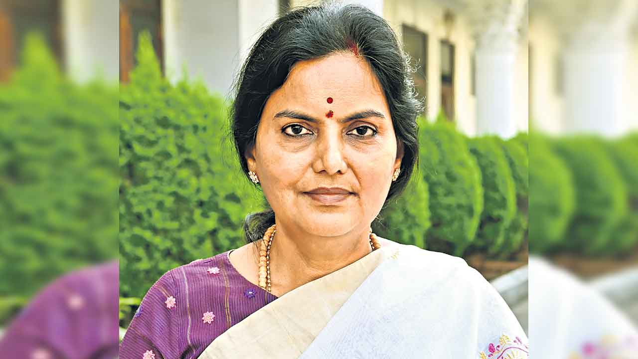 ప్లాస్టిక్‌ను స్వచ్ఛందంగా నిషేధించాలి