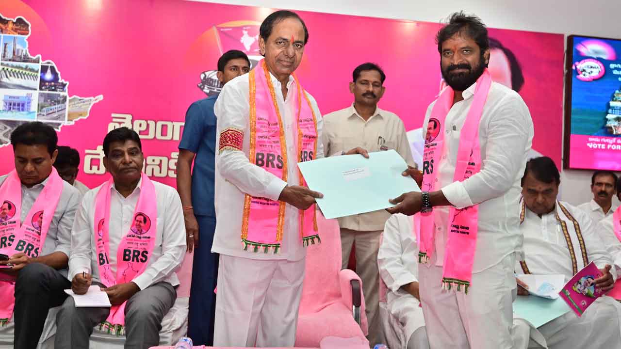 గులాబీ గుబాళింపు