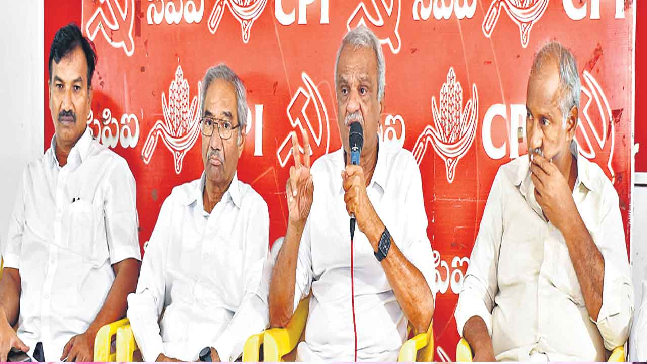 కాంగ్రెస్‌తో సీట్లపై పొత్తు కుదరలే..