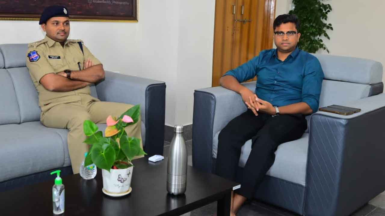 స్వేచ్ఛాయుత వాతావరణంలో ఎన్నికల నిర్వహణ