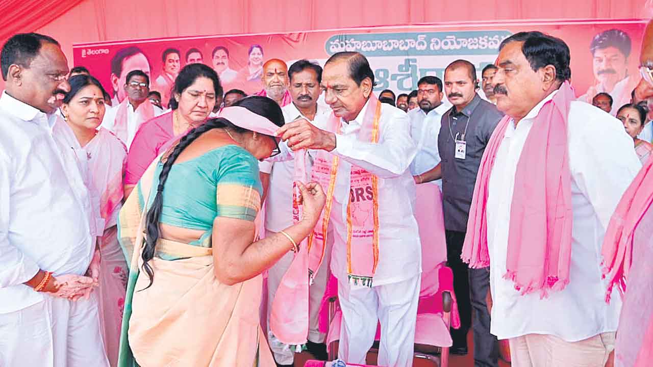 గులాబీ గూటికి మాజీ ఎమ్మెల్సీ