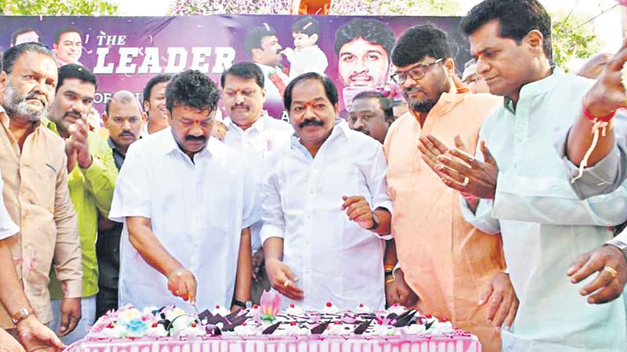 ఘనంగా తలసాని జన్మదిన వేడుకలు