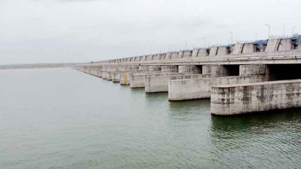 Medigadda Barrage | త్వరలోనే లక్ష్మీబరాజ్‌ పునరుద్ధరణ పనులు.. ఇసుక కదలికల వల్లే కుంగుబాటు: రజత్‌కుమార్‌
