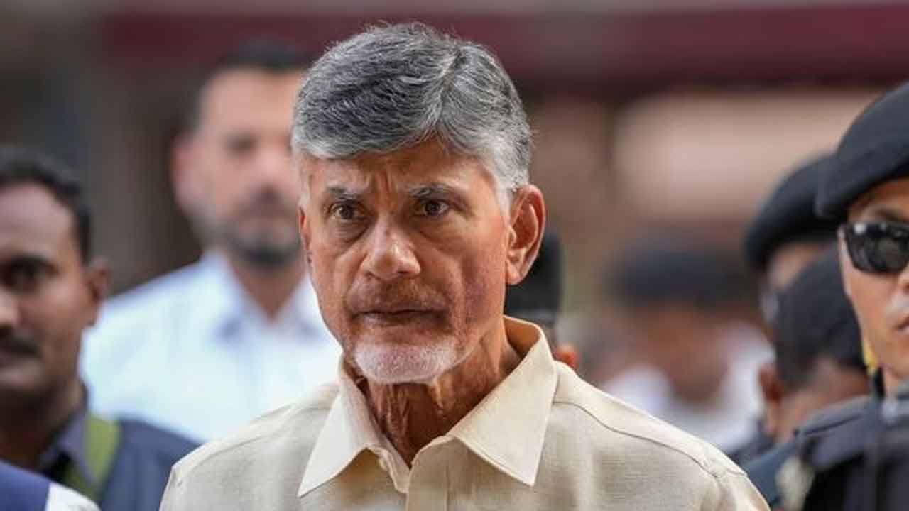 చంద్రబాబు బెయిల్‌ పిటిషన్లు