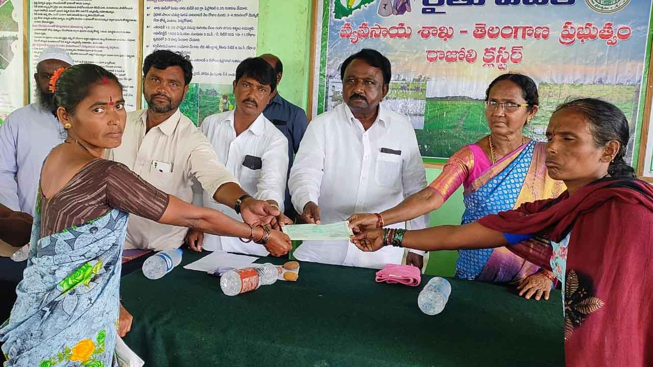 ఆడపిల్లలకు పెళ్లికానుక