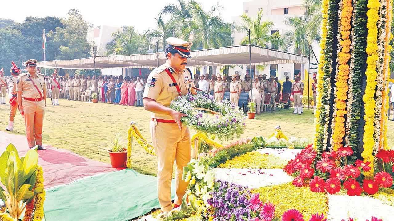 అమరవీరులను స్ఫూర్తిగా తీసుకుంటాం