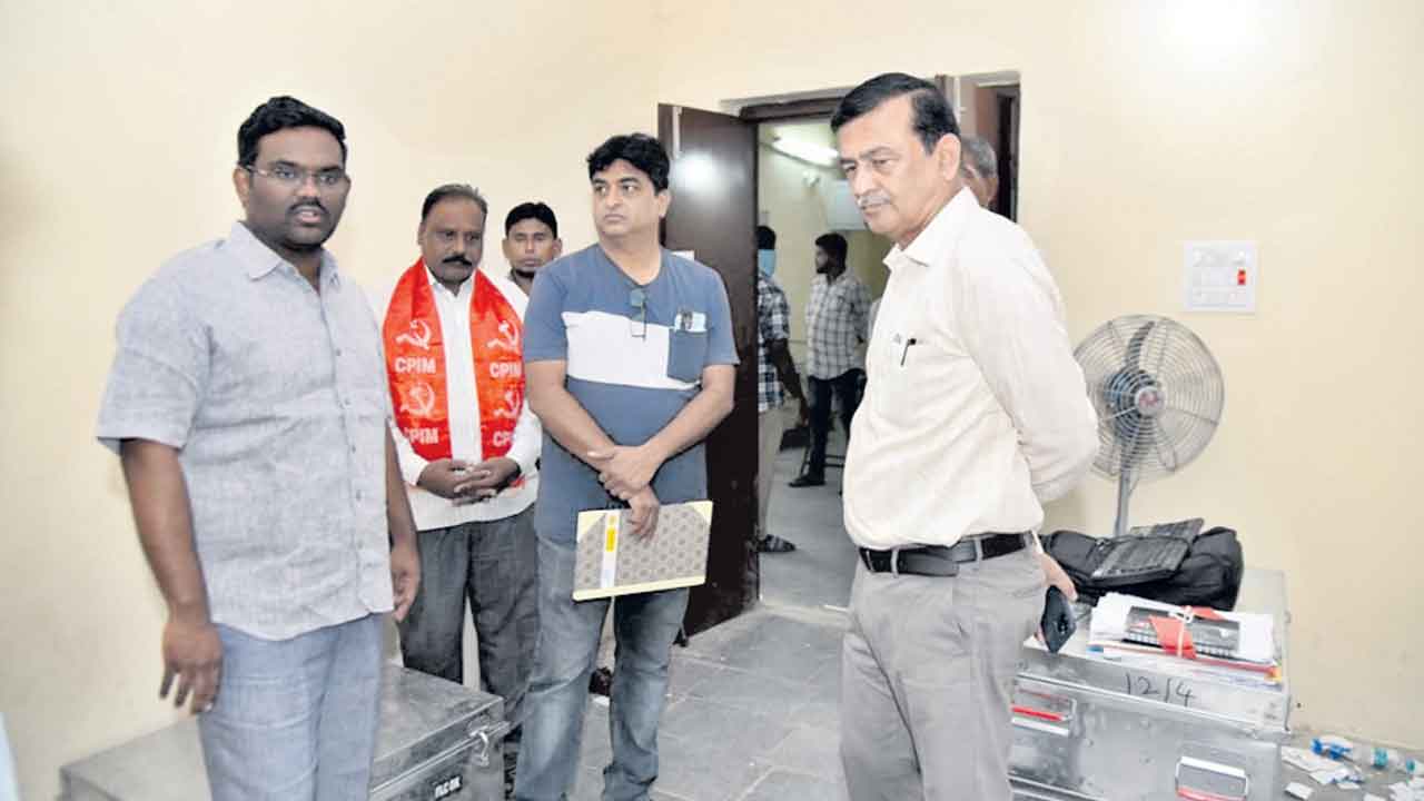 ఈవీఎంల తరలింపు ప్రక్రియ పూర్తి