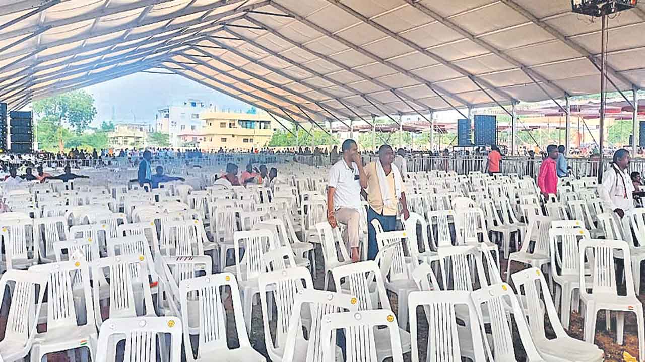 BJP | జమ్మికుంట బీజేపీ సభ అట్టర్‌ఫ్లాప్‌.. ఈటల ఇలాకా జమ్మికుంటలో రాజ్‌నాథ్‌ సభ వెలవెల