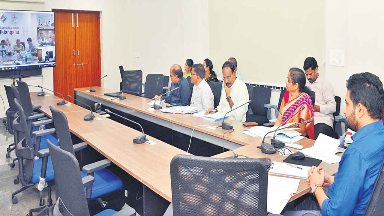 Telangana | డబ్బులతో వెళ్తున్నారా అయితే జాగ్రత్త.. 50 వేలకు మించి ఉంటే సీజ్‌!