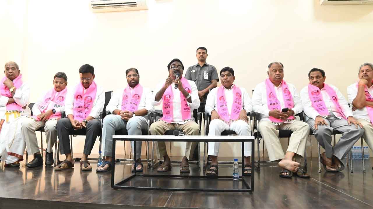 తుమ్మల కంటే ఊసరవెల్లి నయం