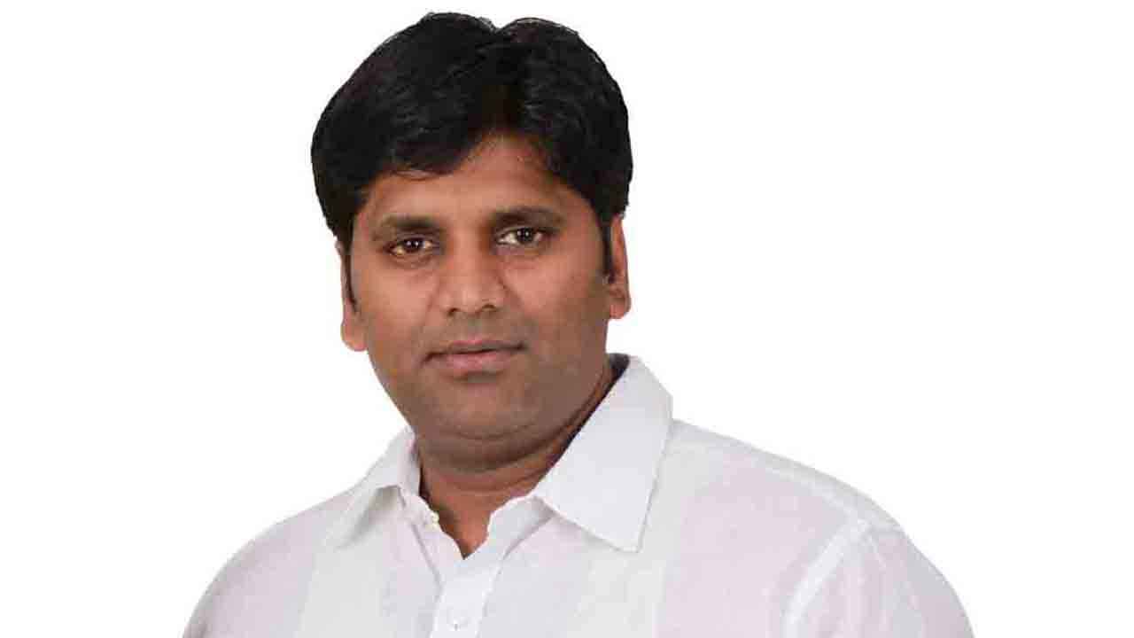 కర్ణాటక సొమ్ముతో కుట్రలు