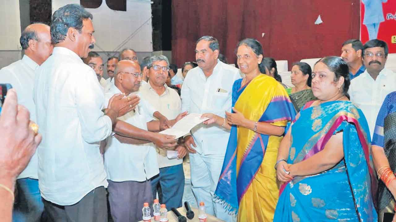 సబితమ్మకే మా ఓటు