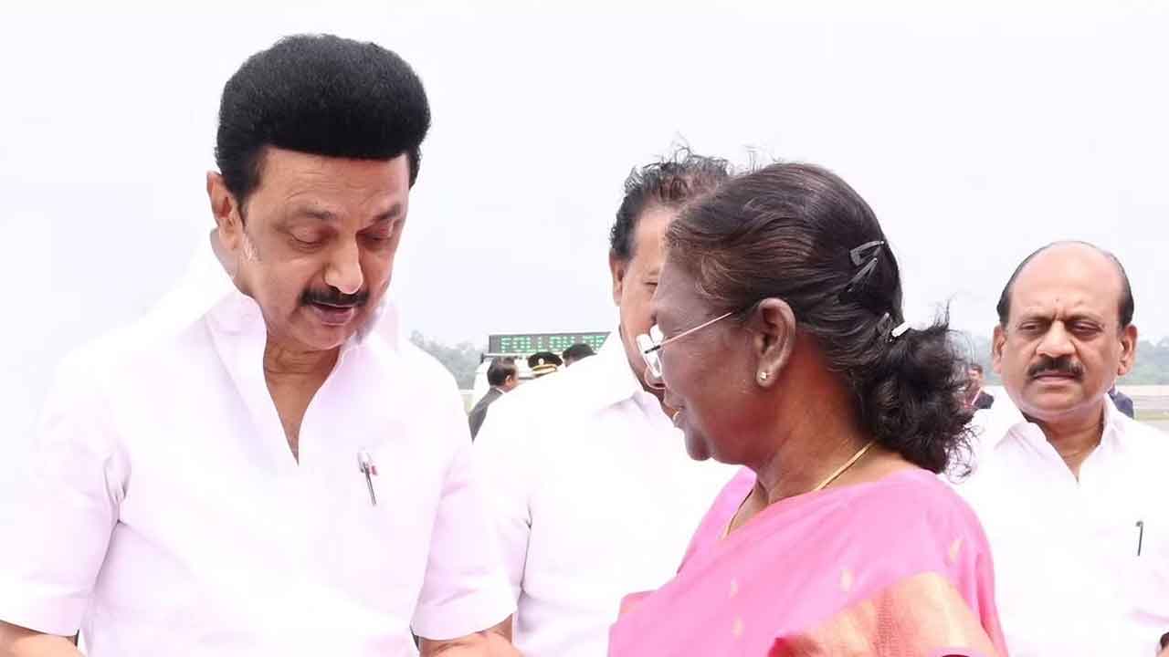 నీట్‌ వ్యతిరేక బిల్లును ఆమోదించండి