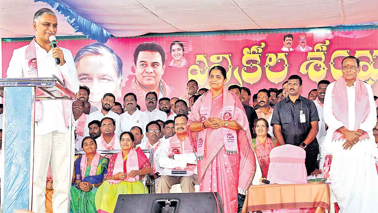 కాంగ్రెస్‌కు ఓటేస్తే కళ్లల్లో పొడుచుకున్నట్టే