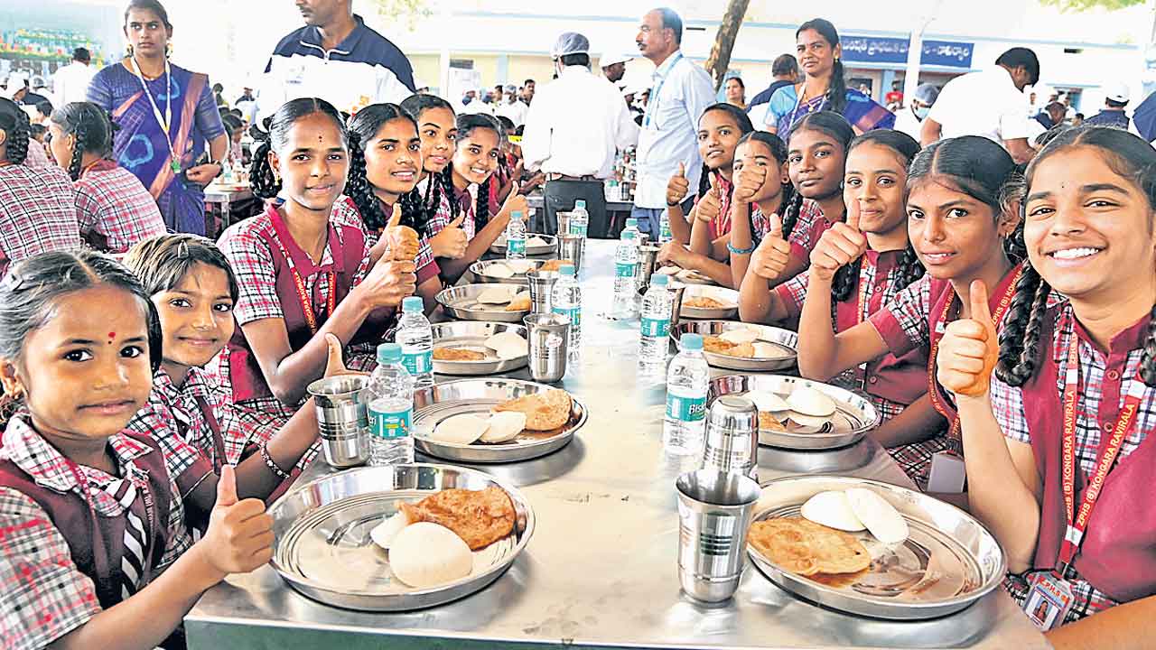 CM Breakfast | విద్యా విప్లవానికి మరో సంకేతం సీఎం బ్రేక్‌ఫాస్ట్‌.. కేసీఆర్‌ టిఫిన్‌తో గణనీయంగా పెరిగిన హాజరు
