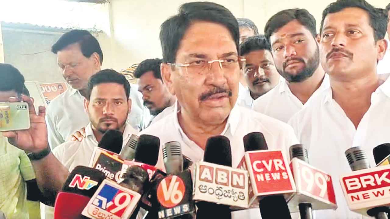 హుస్నాబాద్‌ కాంగ్రెస్‌లో ముసలం