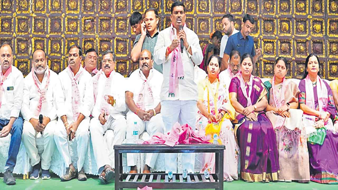 ఓటుహక్కు వినియోగించుకోవాలి