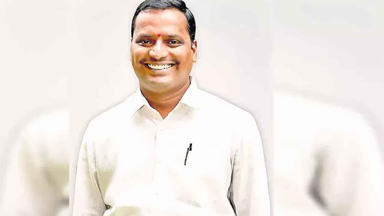 బీజేపీ బీసీ సీఎం ప్రకటన హాస్యాస్పదం