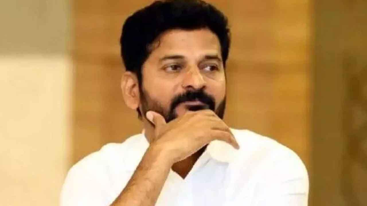 Revanth Reddy | సీటుకు నోటుతో అమెరికాలో విల్లాలు.. నమ్మించి గొంతు కోయడంలో రేవంత్‌రెడ్డి దిట్ట: కొత్త మనోహర్‌రెడ్డి