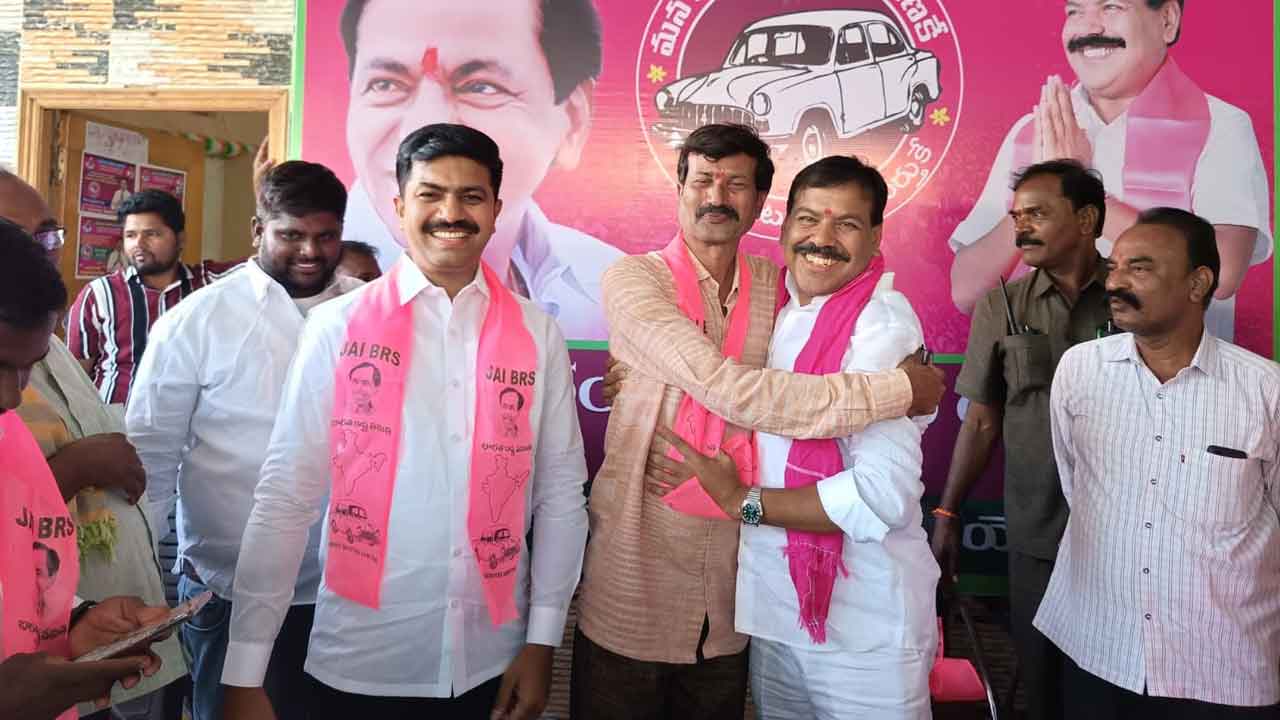జూపల్లి బంధువు బీఆర్ఎస్లోకి..