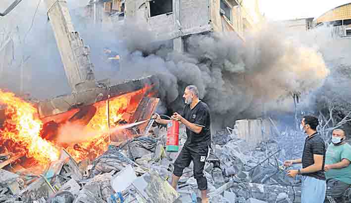 Israel-Hamas War | గ్రౌండ్‌ ఆపరేషన్‌ షురూ.. గాజాలోకి ప్రవేశించిన ఇజ్రాయెల్‌ సైన్యం