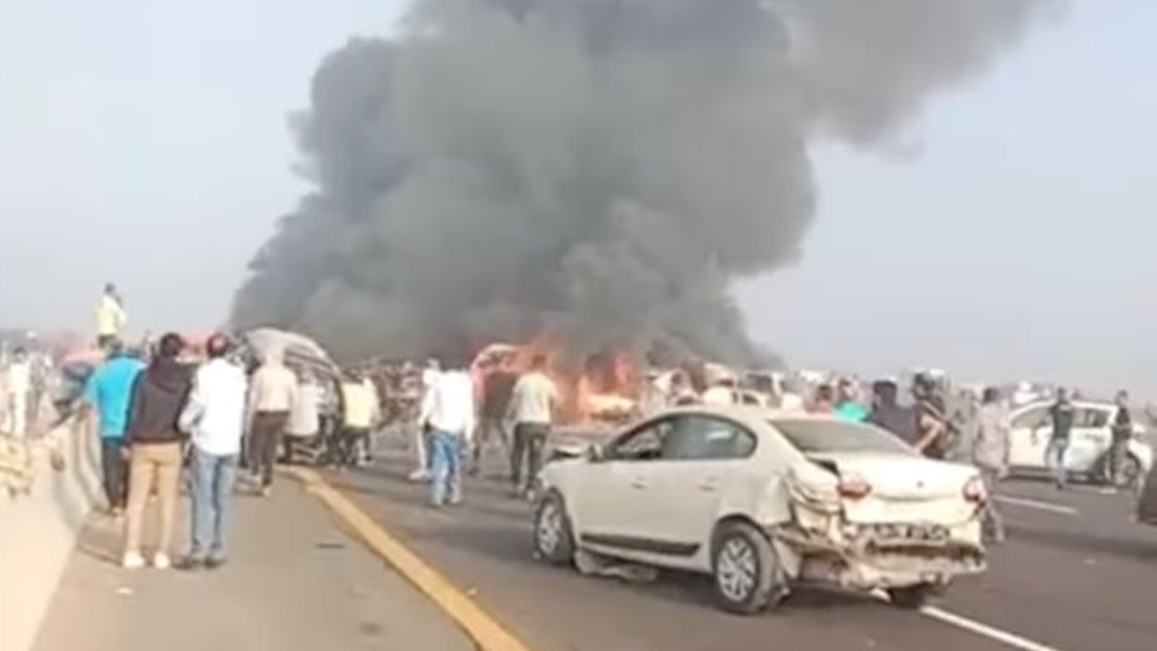 Cairo Accident | కైరోలో ఢీకొట్టుకున్న వాహనాలు.. 32 మంది దుర్మరణం..!