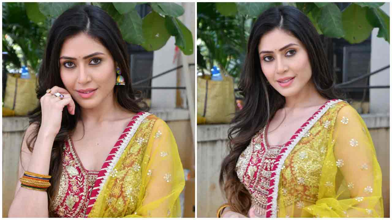 Aishwarya Raj Bhakuni | డీఎస్ఆర్ ఫిల్మిం మహర్ యోధ్ 1818 మూవీ ఓపెనింగ్‌లో ఐశ్వర్య రాజ్..