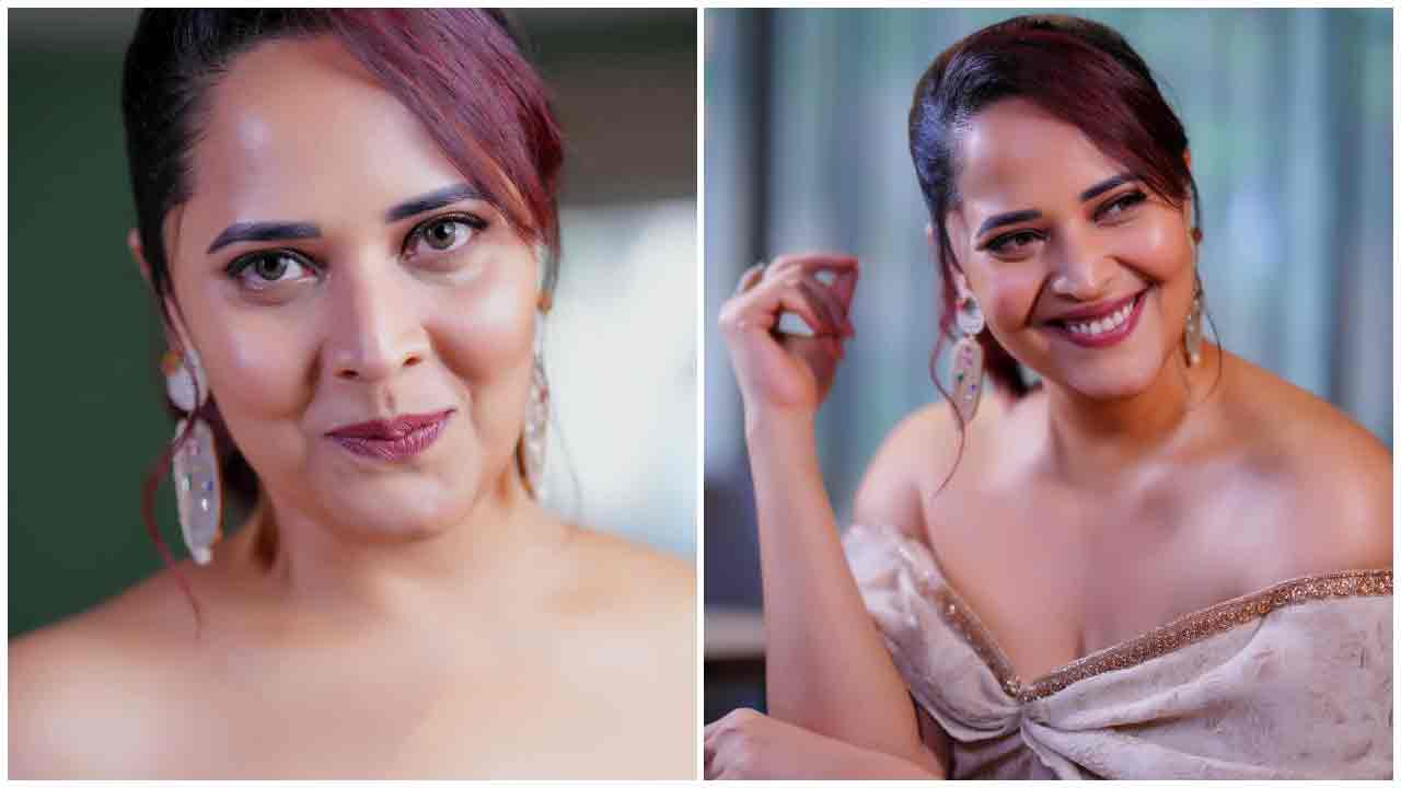 Anasuya Bharadwaj | ముసిముసి నవ్వులతో మురిపిస్తున్న అనసూయ భరద్వాజ్..