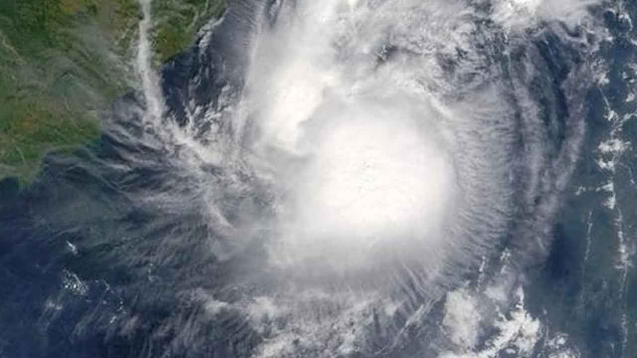 అరేబియాలో తేజ్‌ తుఫాన్‌!