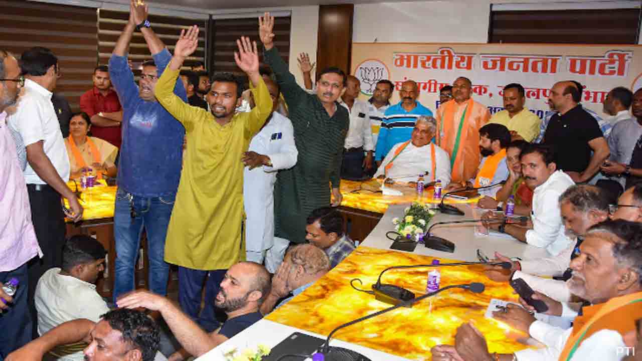 BJP workers protest | మధ్యప్రదేశ్‌లో టికెట్ల కేటాయింపుపై బీజేపీ కార్యకర్తల నిరసన