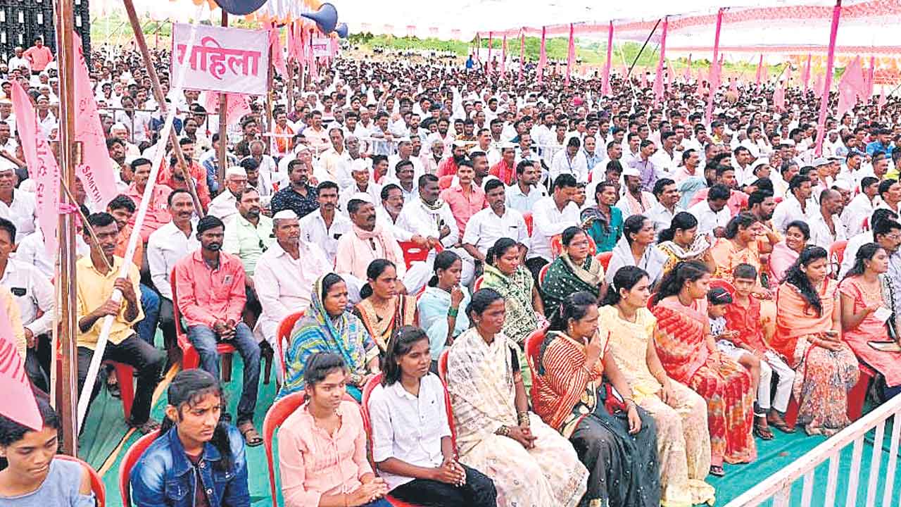 ‘మహా’రైతుజోరు.. సామాజిక పోరు